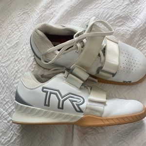 TYR L-1 Lifter White Gum Womens
